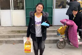 热力公司给供暖户，送温暖，领油领面！大家提前缴费用户福利视频封面