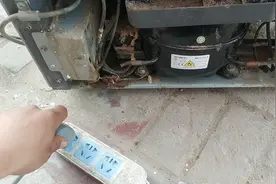 冰箱不冷冻，割开工艺口大量氟利昂喷出，压缩机运转正常，奇怪？视频封面