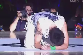 【死了都要爱】这是最好的现场版，原唱都唱跪了！视频封面