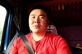 我们辽宁高速四轴车比六轴挂车收费还高。前四后八车还能养下去吗