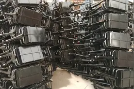 小伙带你走进电动车组装工厂  各种配件 各种款式  应有尽有视频封面