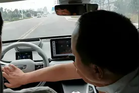 陪朋友买车，试驾几何A新能源，体验无人驾驶模式！视频封面
