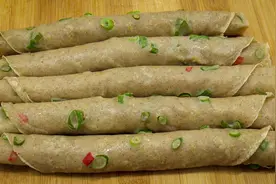 杂粮煎饼这样做，比例刚刚好！面点师教你家庭做法，2分钟学会视频封面