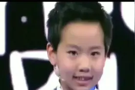 11岁的这个男孩逆天了，有一口流利的英文