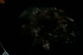 大蚯蚓炖汤，一级补品，独家首创，独一无二滴，视频封面
