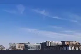 北京皇城根里养鸽人，鸽子的哨声萦绕在四合院上空，这才是京味视频封面
