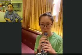 药水哥狂夸妹妹好看，笑的花枝乱颤，好搞笑。