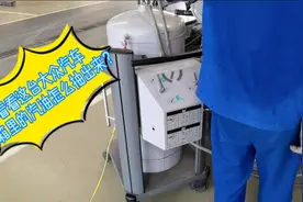 看看这台大众汽车油箱里汽油怎么抽出来？视频封面