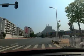 车游曲仁园，看看曲仁矿山棚户区改造的安置点，已经是现代化城镇视频封面