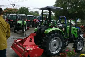 河南南阳。今天逛拖拉机市场，在这两三万就能买一辆904旋耕机！视频封面