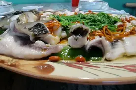 厨师长教你特色蒸无骨鱼，肉汁鲜嫩，无骨无刺视频封面