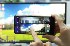 用相机拍摄电脑屏幕时，为什么会出现波纹？原来是它在“作怪”