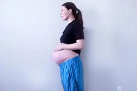 81秒看完孕妈妈十月怀胎的变化历程，从纤纤少女到大腹便便！