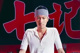 谢霆锋郑容和两个大厨巅峰对决，没想到谢霆锋却因为衣衫不整惨败视频封面