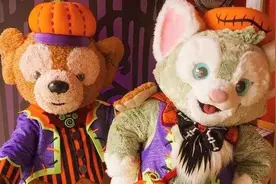 上海迪士尼扮玩偶拍照的工作人员还是走心的，需要点个赞视频封面