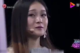 卑微女孩为追回前男友，竟当众念写好的保证书，打动前男友变男友视频封面