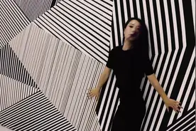 舞者心声，美女一袭黑裙加身，伴着舒缓的舞步尽显忧郁气质视频封面