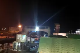 轮渡靠岸的全过程