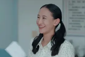 小姐姐打架，一脚踢中要害视频封面