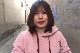 农村大姐收旧羽绒服，生意好时一天赚几千视频封面