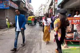 跟着三个中国美女闲逛印度街头，也不错视频封面