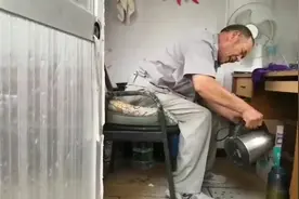 保安：河南“大叔”65岁，值守小区门卫，12小时2100元！视频封面