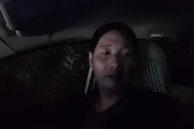 大半夜，刚要睡觉，就被陌生人敲车玻璃，好害怕呀视频封面