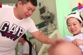 90后宝妈，年纪最小，肚子最大，站起来看不到脚丫，怀三胞胎！视频封面