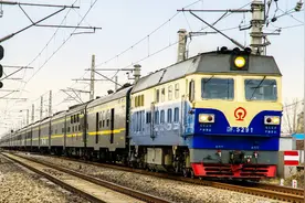 我国的铁路标志，其中有什么含义？网友：坐了这么多年火车才知道