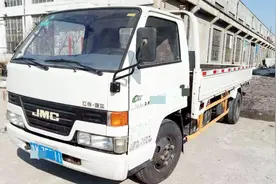 空车都超载？“轻货”不轻 央视曝光轻卡“灰色”产业链视频封面