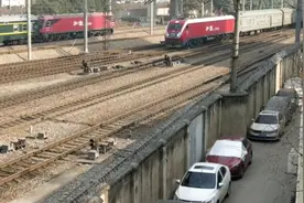 京沪线 沈阳北到上海的K187次列车交汇X102行包专列！视频封面