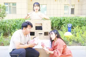 自助机器人ATM机，取钱根据跳舞水平决定，舞跳的越好钱取的越多视频封面