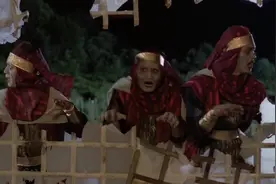 僵尸走路不是一跳一跳的吗