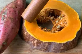 南瓜这样做太好吃了，加一个红薯，让你秋冬季暖心又暖味。