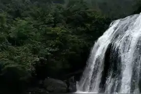防城港市扶龙镇含巷谷瀑布视频封面