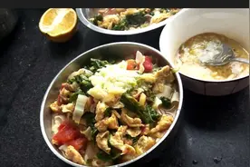 五好做的手工捞面，炒蕃茄鸡蛋青菜，捣蒜汁，好看好吃视频封面