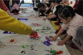 孩子周末在家太闹腾，带到早教机构耍一圈，好玩又省心，真美！