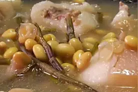女生福利到！大叔用石斛黄豆煲猪尾，养胃兼美颜！视频封面