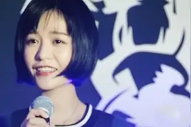 梦涵翻唱的《17岁》走红网络，旋律勾起满满回忆，真的好听！