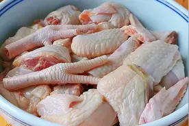 鸡肉别直接下锅炒，教你1个好吃做法，配料简单味道足，超过瘾！视频封面