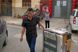 摆摊卖货你见过托吗？今天就让你们看看什么是托视频封面