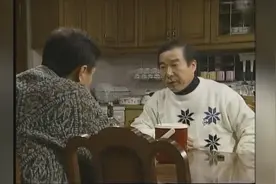 《澡堂老板家的男人们》二叔离婚, 却让爷爷和爸爸说出了心里话视频封面