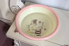 开空调时，房间里到底要不要放一盆水？好多人还不清楚，都看看吧