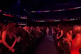 Ariana Grande Nicki Minaj 格莱美现场演唱 Bang Bang视频封面
