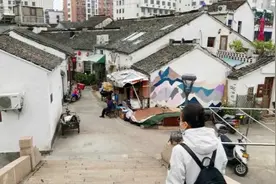 宜兴月城古街，已经成为老宜兴城记载历史的一个标本。视频封面