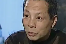 男子练成吸碗神功，靠肚皮吸碗就能支撑自己悬空，还能再加六桶水视频封面