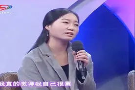 女友当众求婚遭男友扔戒指羞辱，不料女友牵手真爱闪婚，男友慌了视频封面