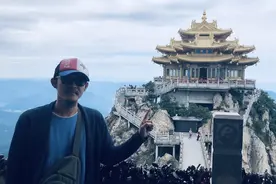 河南5A景区老君山，海拔2000多米的金顶道观群，太壮观了视频封面