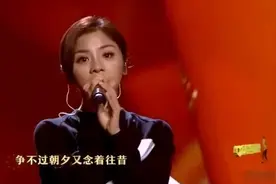 原唱不愧是原唱，金玟岐现场版《岁月神偷》，秒杀一众翻唱！