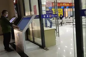 广西妹办护照准备去越南，全程自助，花了180办了护照贵吗视频封面